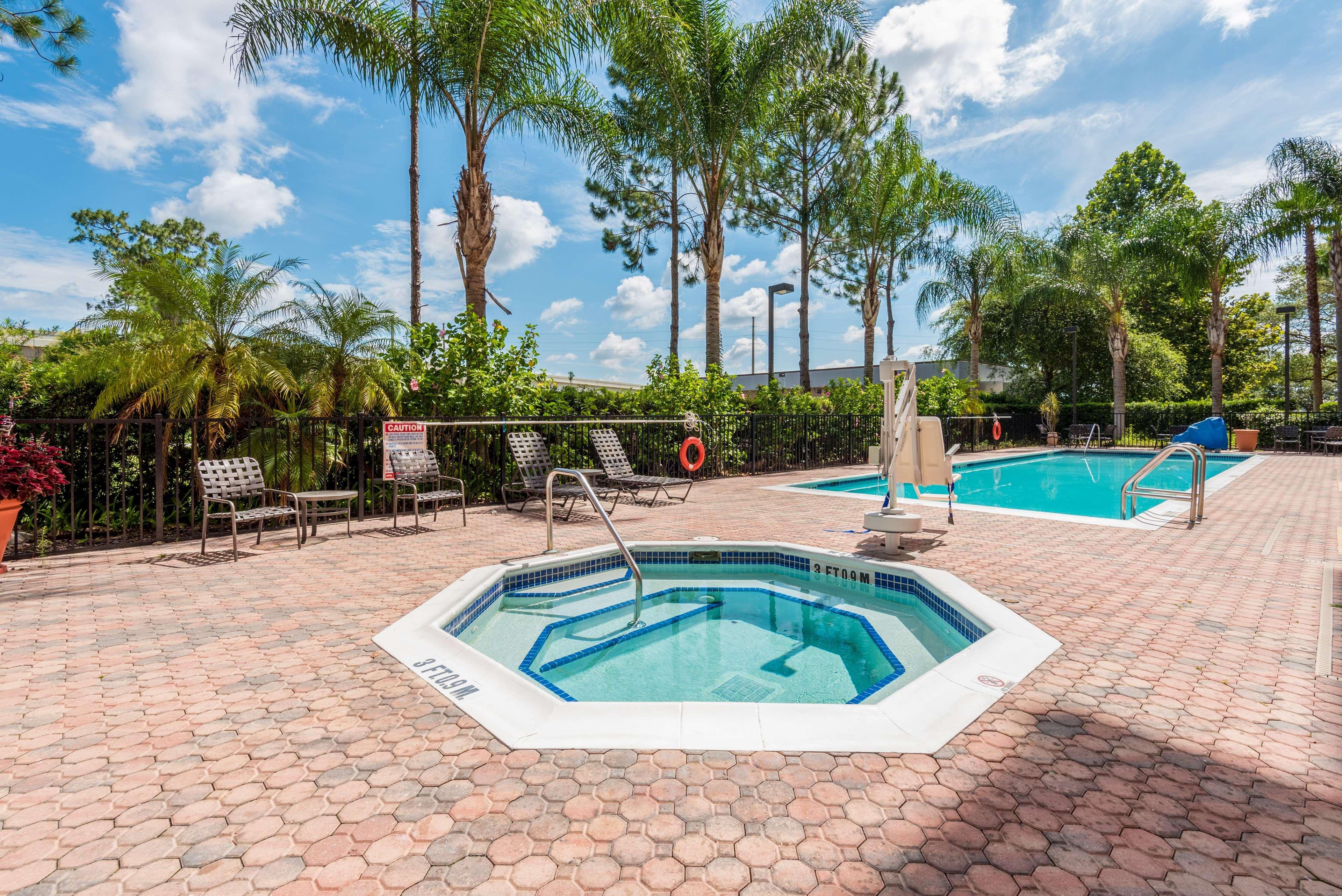 Hampton Inn & Suites Orlando-South Lake Buena Vista Kissimmee Exterior photo