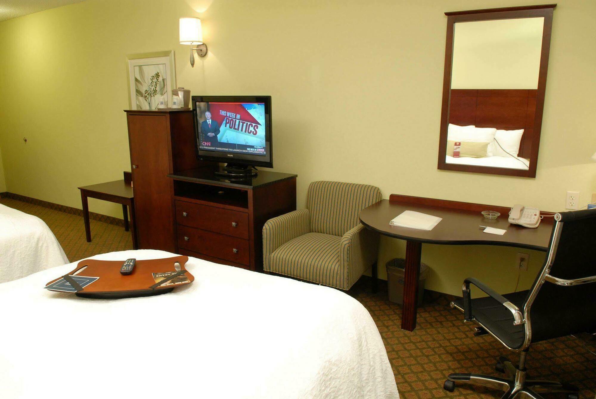 Hampton Inn & Suites Orlando-South Lake Buena Vista Kissimmee Room photo